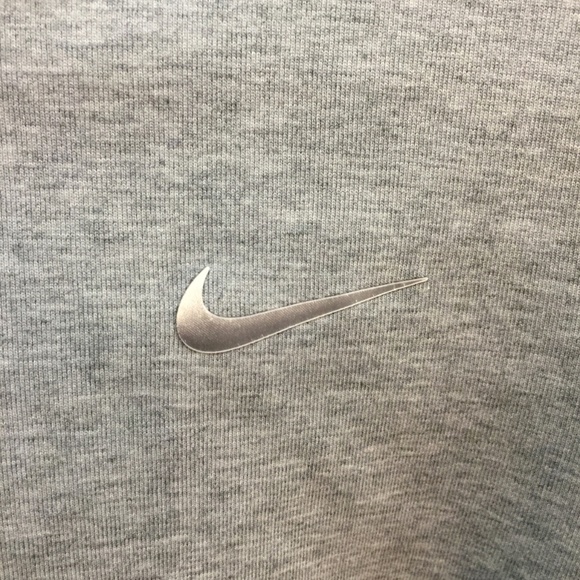 🇬🇧 Nike Advance Fleece 15 Grey Crop Hoodie - Picture 4 of 6